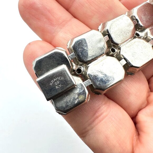 Vintage Kramer New York Blue Green Glass Rhinestone Silver Tone Bracelet 7 Inch - Picture 4 of 6